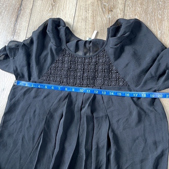 Joie Silk Black Pleated Blouse with Short Sleeves - Picture 11 of 12